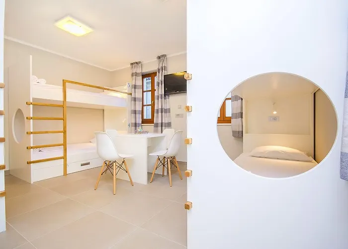 Hostel Dvor Split