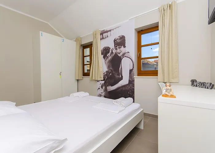 Hostel Dvor *