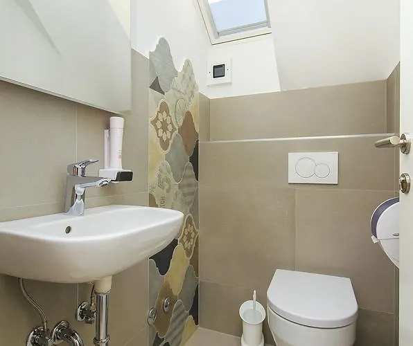Dvor Hostel Split