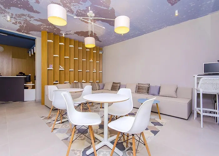Dvor Hostel Split