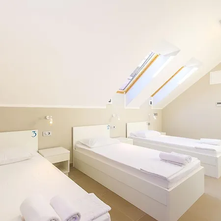 Dvor Auberge de jeunesse *