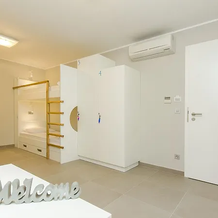 Dvor Auberge de jeunesse *