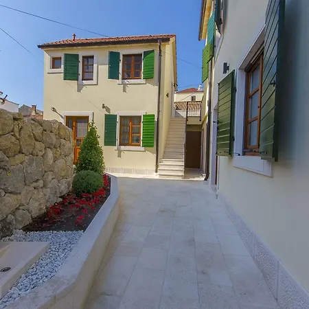 Dvor Auberge de jeunesse *