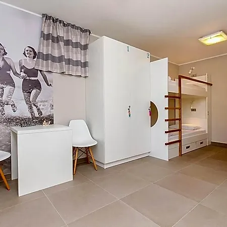 Hostel Dvor *
