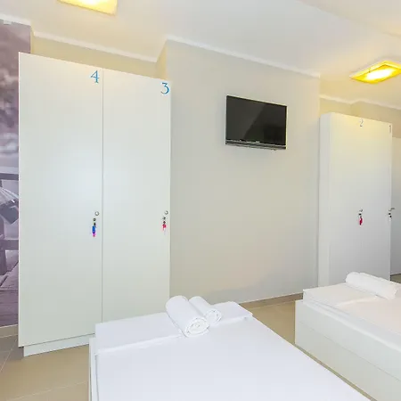 Dvor Hostel