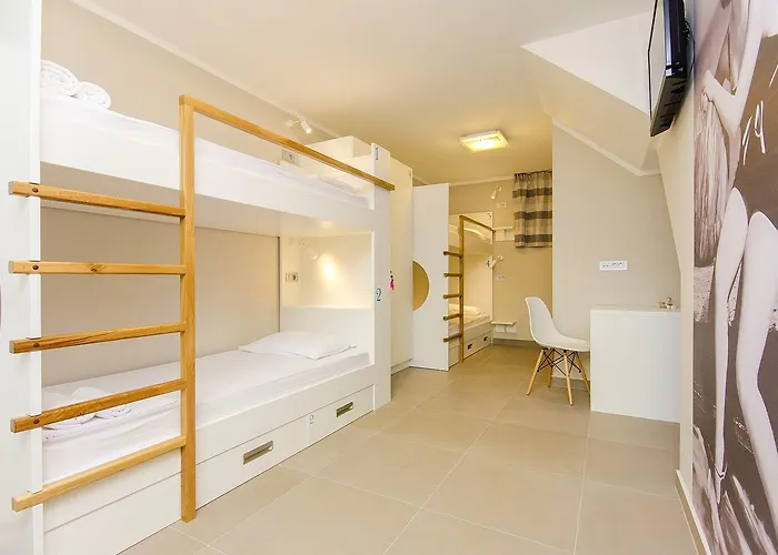 Hostal Dvor