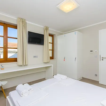 Dvor Hostel Split